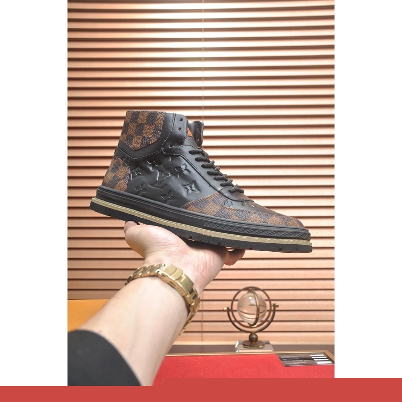 l**is V*t*n sneakers